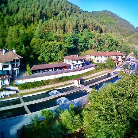 Fisherman'S Hut Family Hotel Beden Экстерьер фото