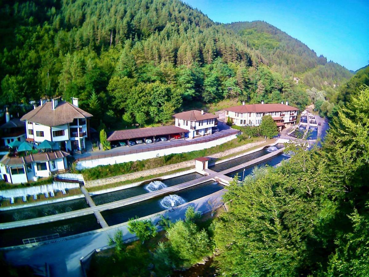 Fisherman'S Hut Family Hotel Beden Экстерьер фото