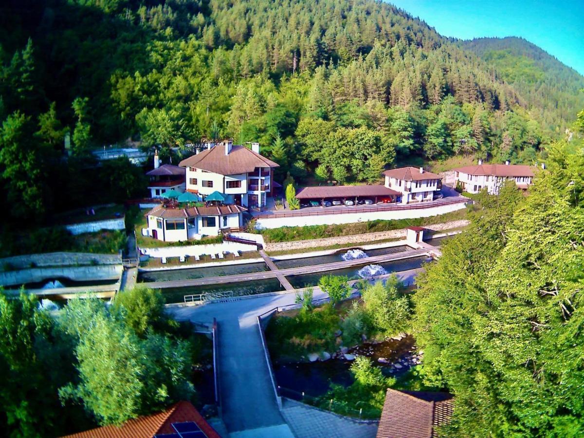 Fisherman'S Hut Family Hotel Beden Экстерьер фото