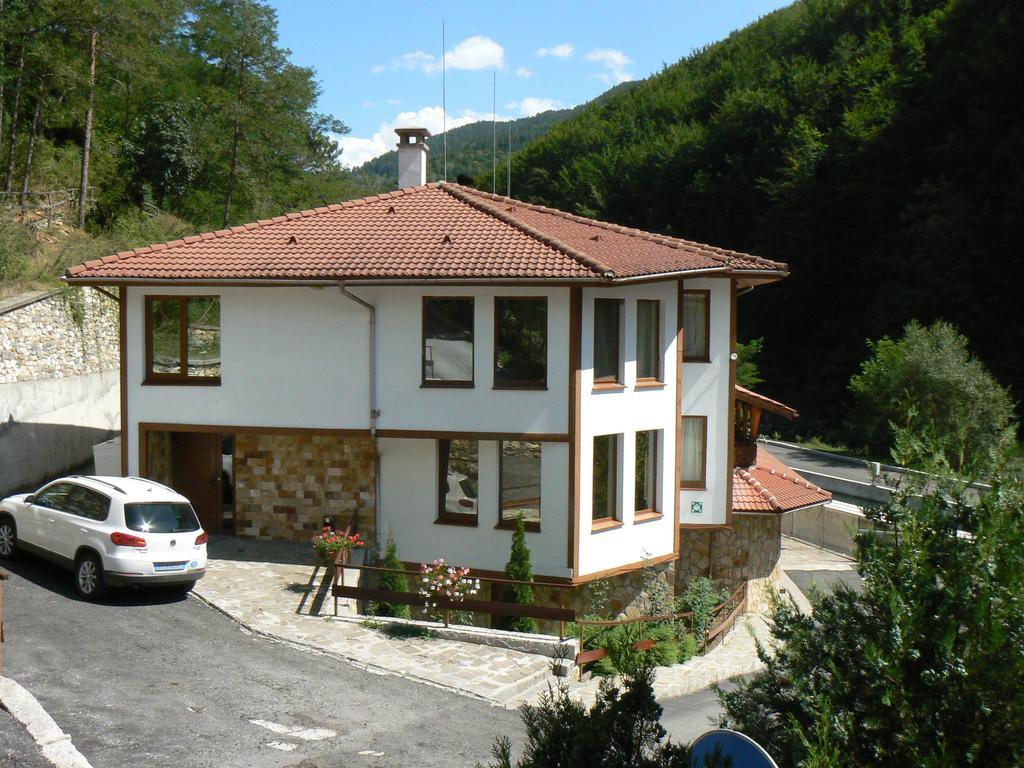 Fisherman'S Hut Family Hotel Beden Экстерьер фото