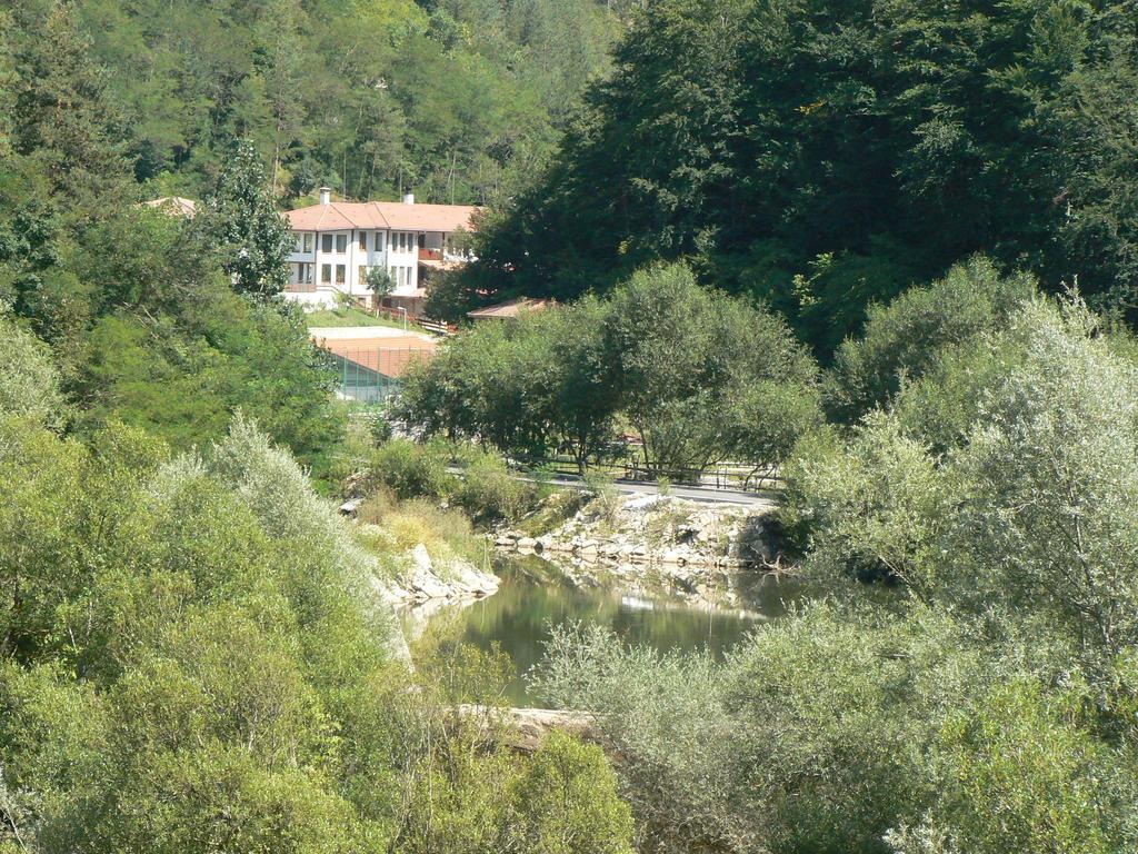 Fisherman'S Hut Family Hotel Beden Экстерьер фото
