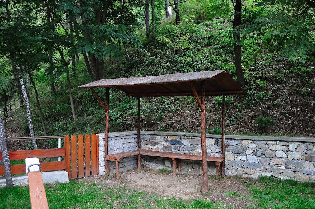 Fisherman'S Hut Family Hotel Beden Экстерьер фото