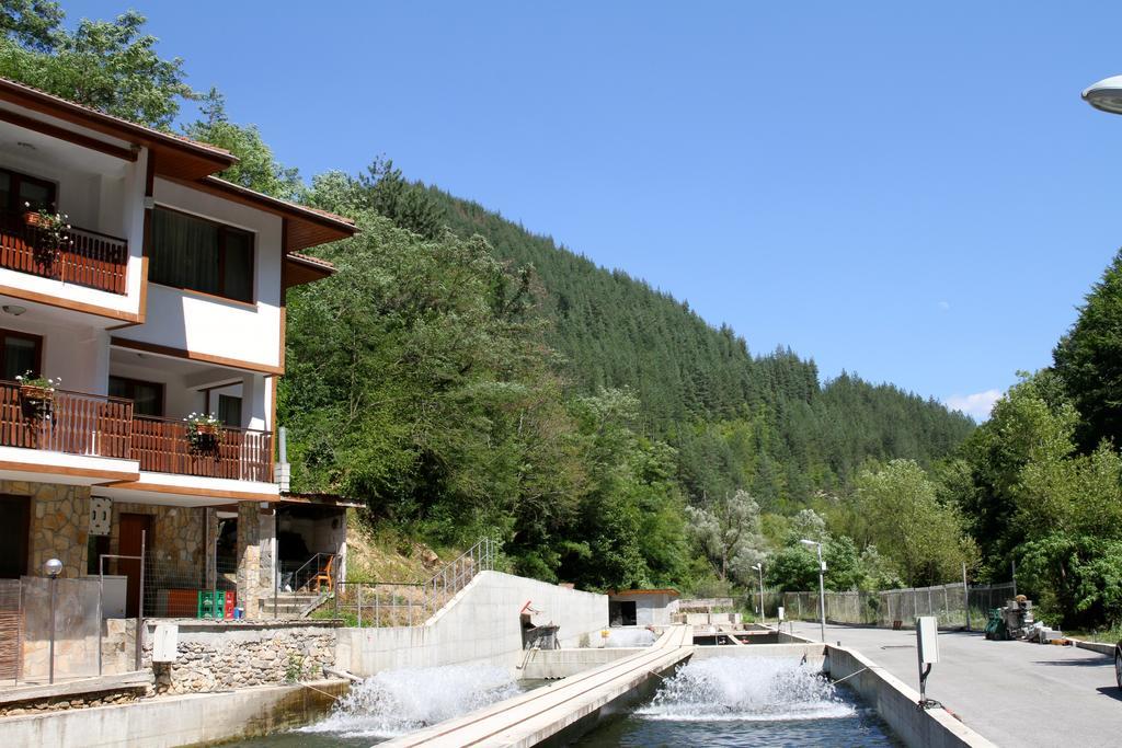 Fisherman'S Hut Family Hotel Beden Экстерьер фото