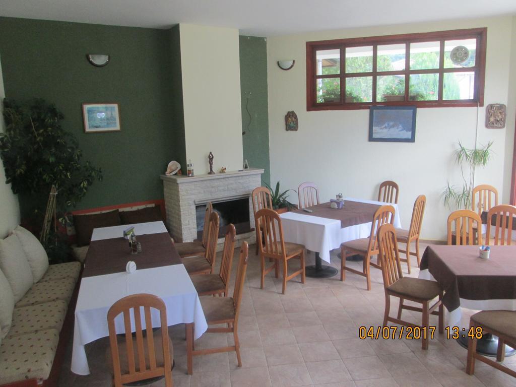Fisherman'S Hut Family Hotel Beden Экстерьер фото
