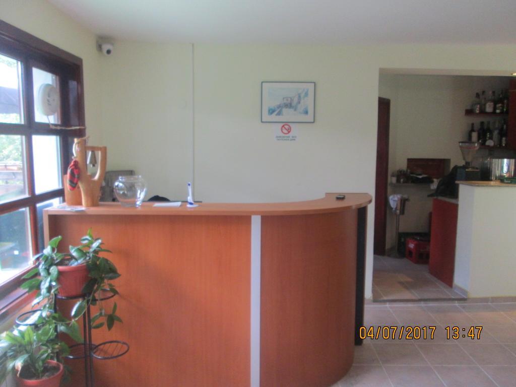 Fisherman'S Hut Family Hotel Beden Экстерьер фото