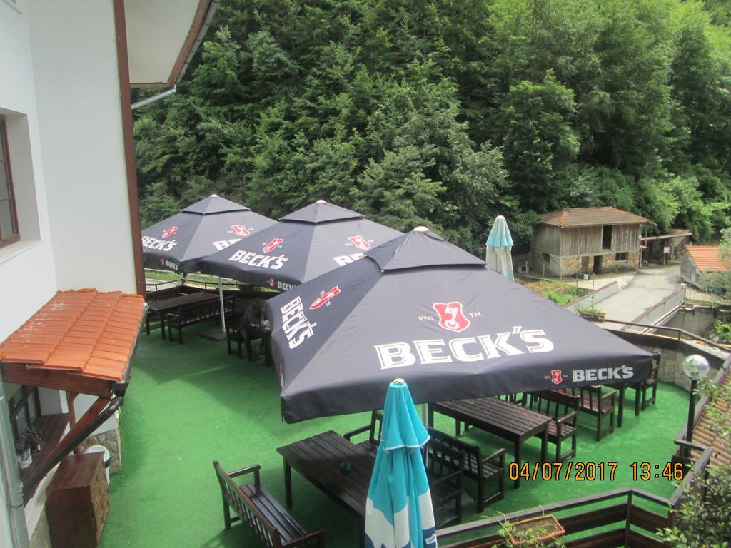 Fisherman'S Hut Family Hotel Beden Экстерьер фото